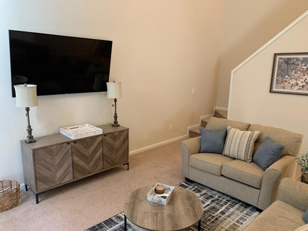 Enjoy This Amazing Home With Porch & Grill Near Dt Woodstock Værelse billede